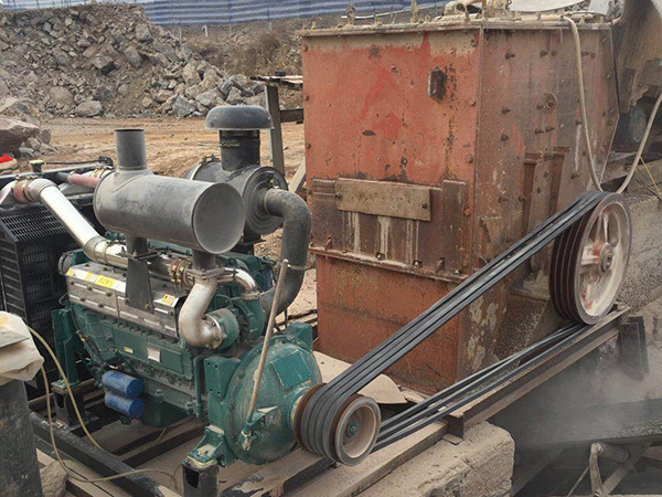 柴油機帶破碎機.jpg