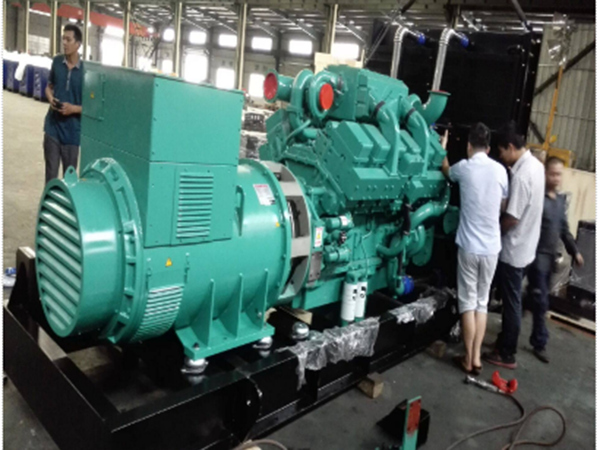 康明斯1000KW發(fā)電機(jī)組