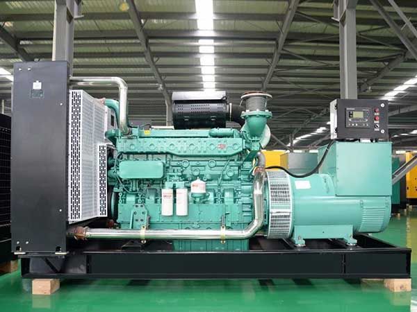 廣西玉柴700KW發(fā)電機組